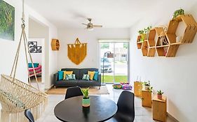 Lovely Cozy Apt W/Pool 2 Bedrooms. Great Location!
